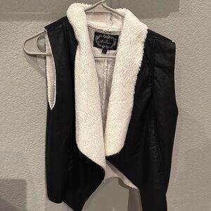 Ambiance Black and White Sherpa Vest Open Front Casual